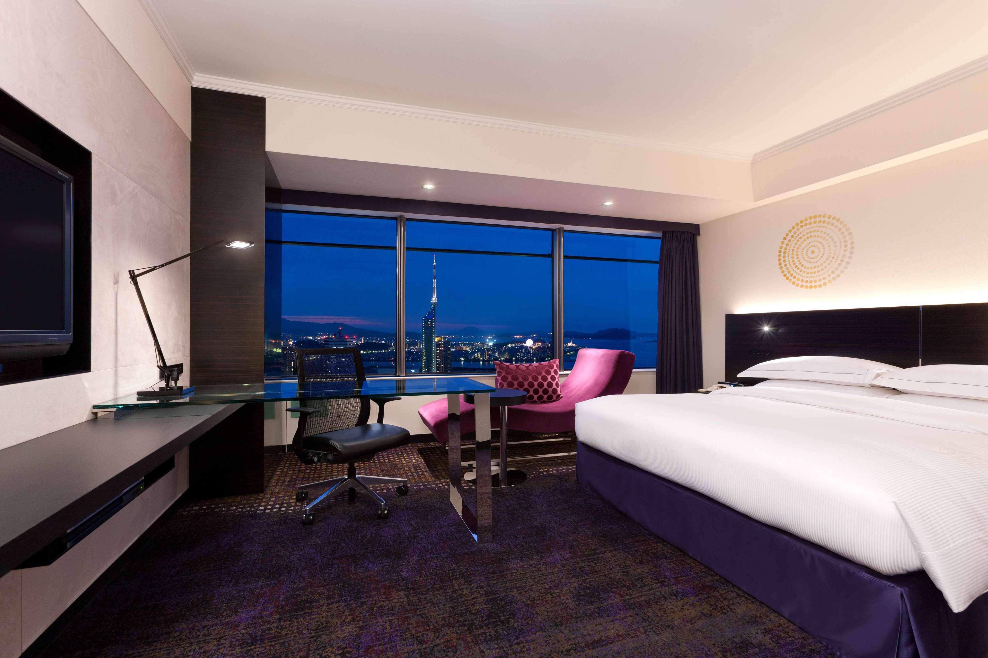 Отель Hilton Fukuoka Sea Hawk Номер фото