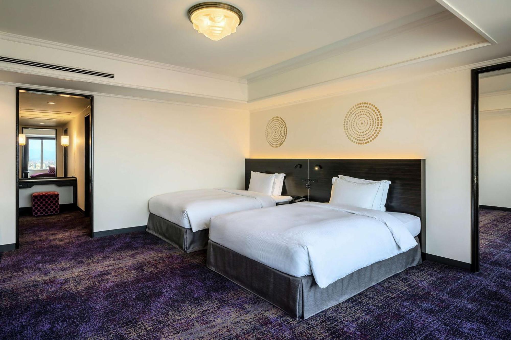 Отель Hilton Fukuoka Sea Hawk Экстерьер фото