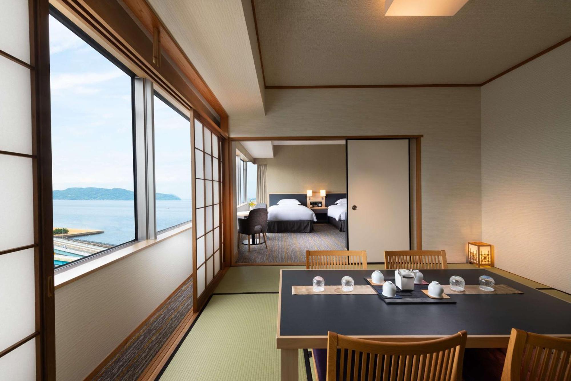 Отель Hilton Fukuoka Sea Hawk Экстерьер фото