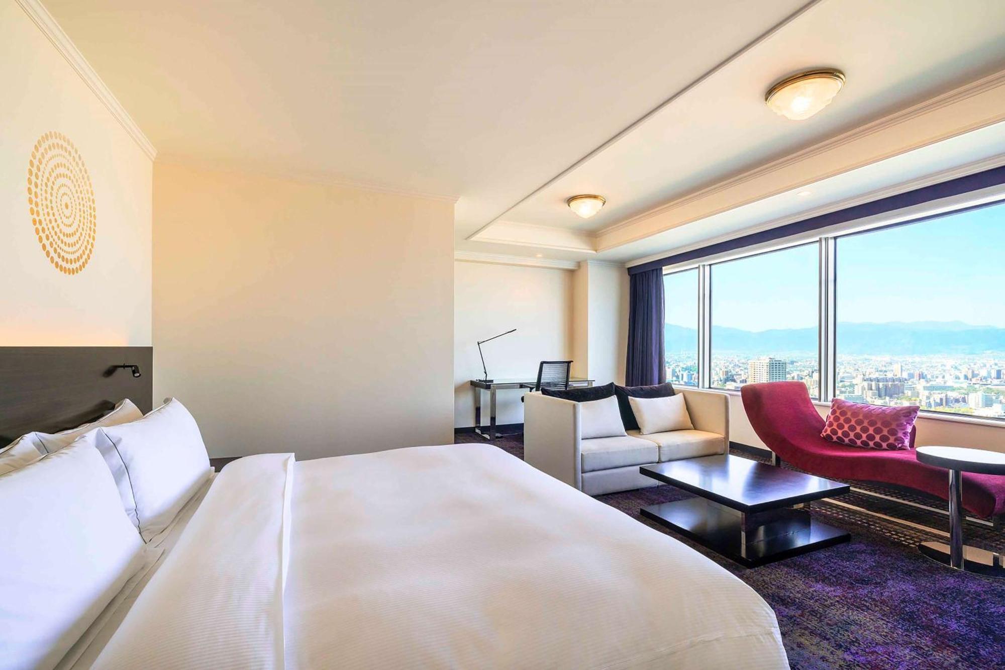 Отель Hilton Fukuoka Sea Hawk Экстерьер фото
