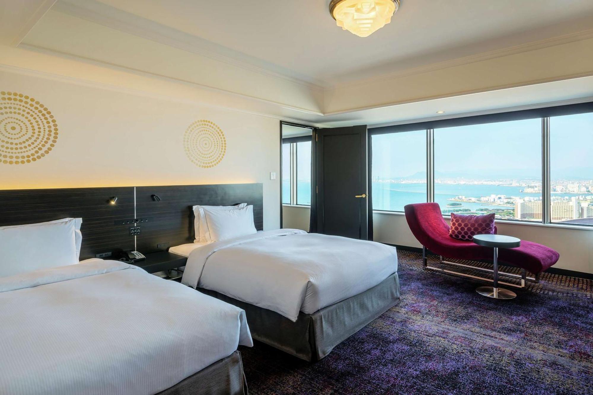 Отель Hilton Fukuoka Sea Hawk Экстерьер фото