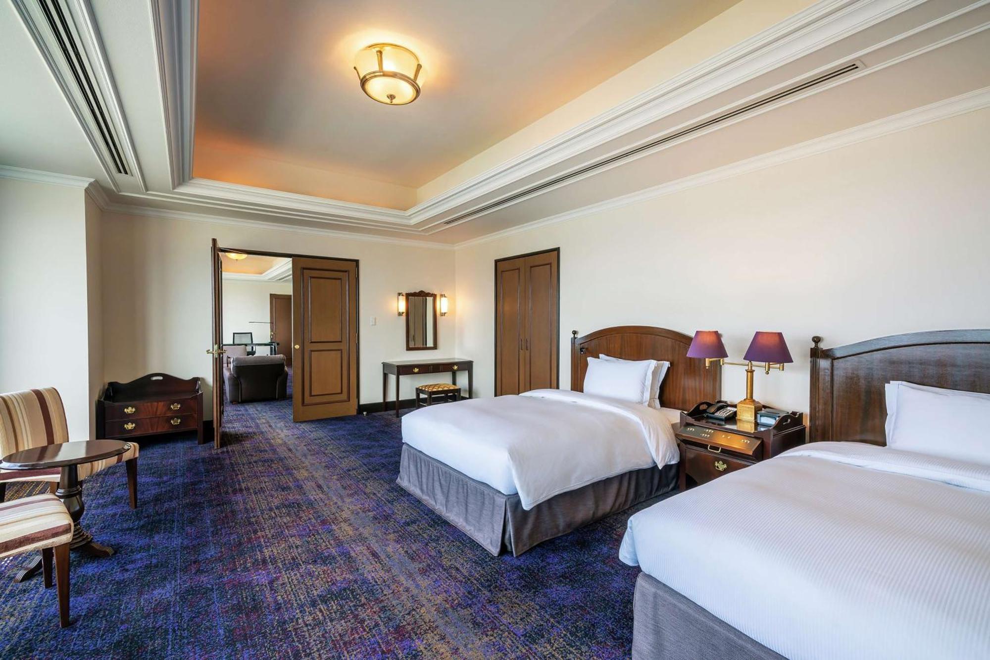 Отель Hilton Fukuoka Sea Hawk Экстерьер фото