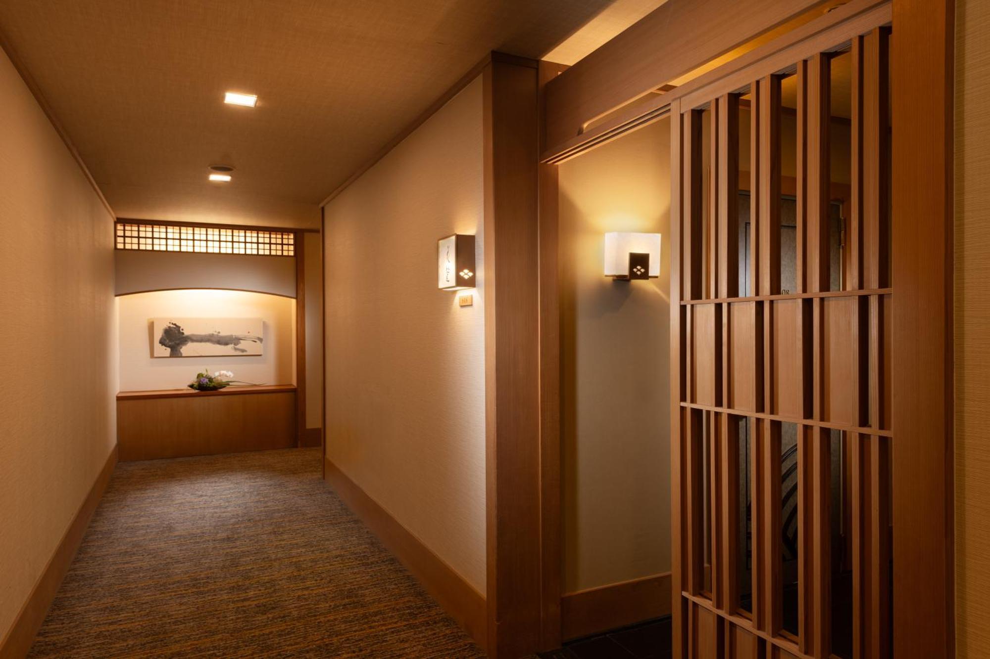 Отель Hilton Fukuoka Sea Hawk Экстерьер фото